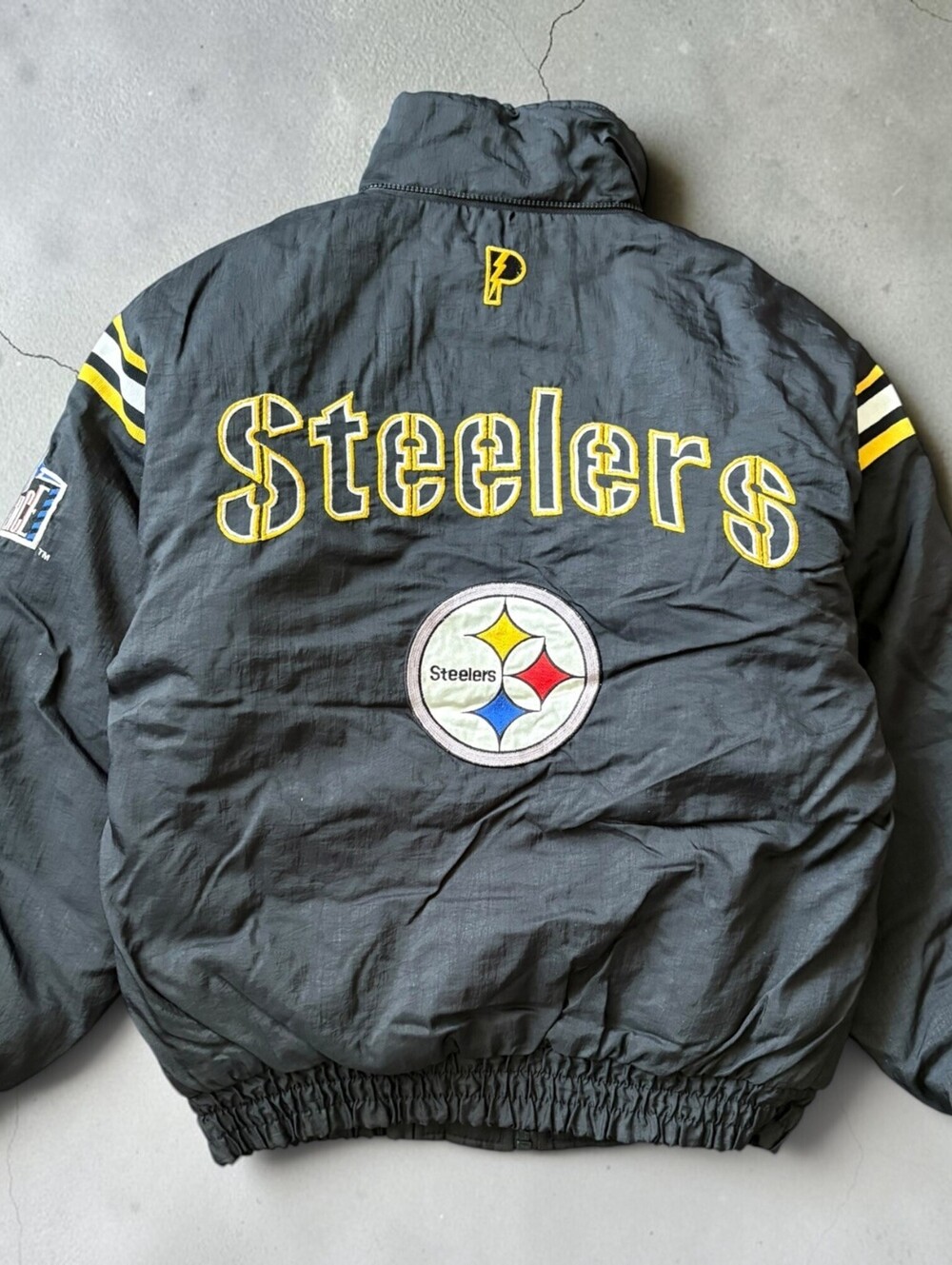 Vintage 90s Pittsburgh Steelers Pro Player NFL Puffer Jacket Size Small Football